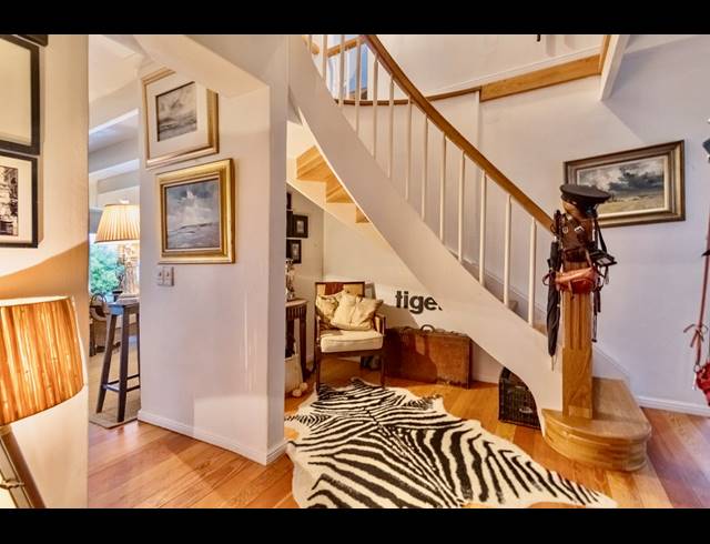 5 BEDROOM HOUSE FOR SALE IN GROTTO BAY
